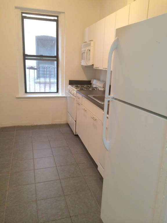 Foto principal - 750 Mace Ave