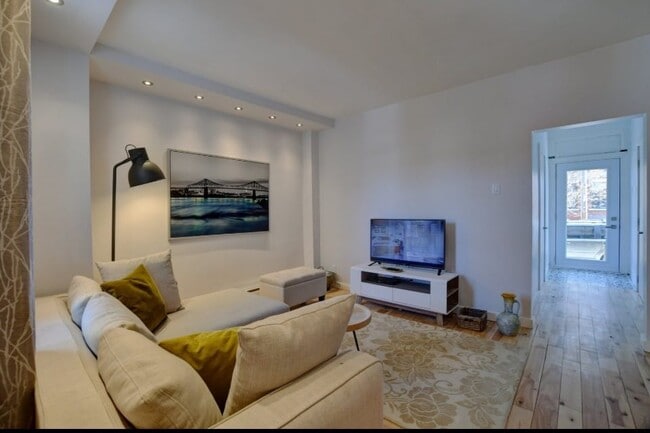 Photo du bâtiment - 545 Av 2E