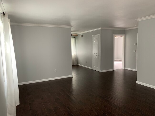 Building Photo - 340 Pacific St