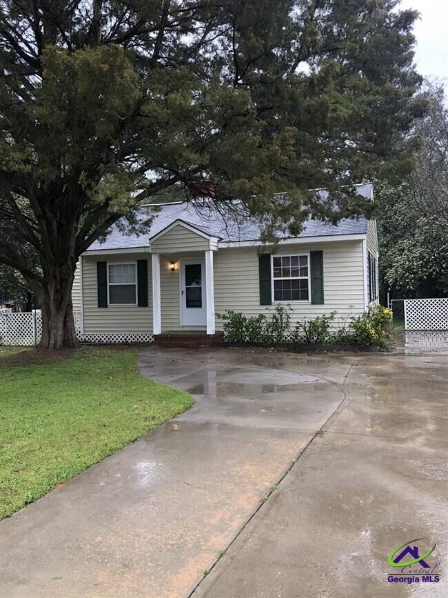 Foto del edificio - 122 Tinker Blvd