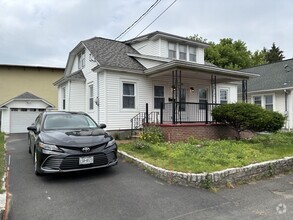 Building Photo - 19 Dott Ave