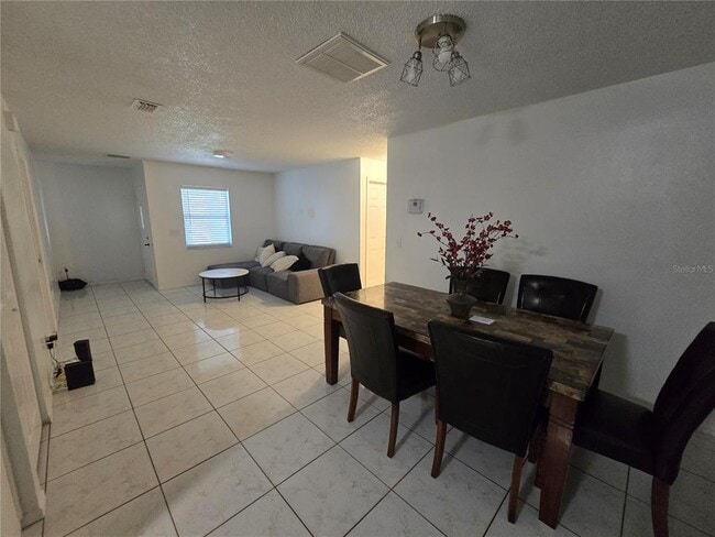 Building Photo - 773 E Birchwood Cir