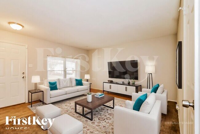 Foto del edificio - 6208 Silver Fox Dr