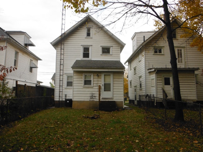 Building Photo - 1520 Frazer Ave NW