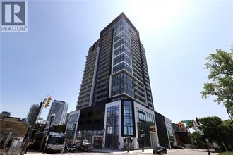 Building Photo - 15 Queen St S