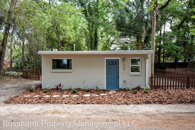 Building Photo - 1 br, 1 bath Apartment - N/A 609 NE 7TH AVE