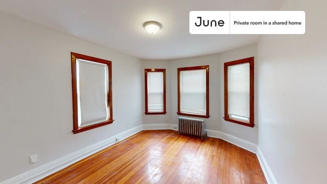 Building Photo - Room in Shared 4 bed/1 bath home