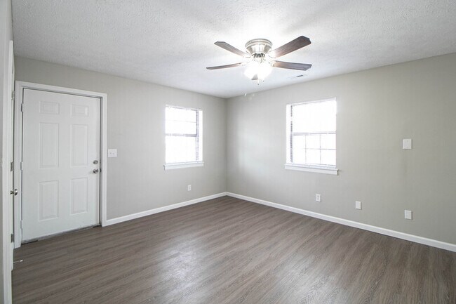 Foto del edificio - 11-411 Thompsonville Ln