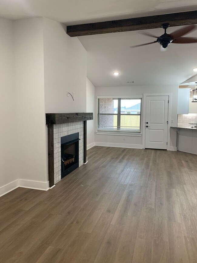 Building Photo - BEAUTIFUL 3 Bedroom HOME in CENTERTON! FOR RENT