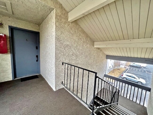 Building Photo - Cozy 1 Bedroom / 1 Bath Condo/DECEMBER MOVE IN SPECIAL