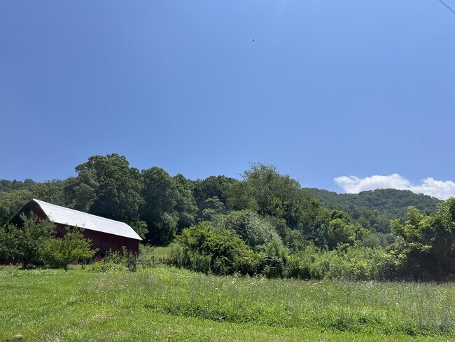 Foto del edificio - 65 S Main St