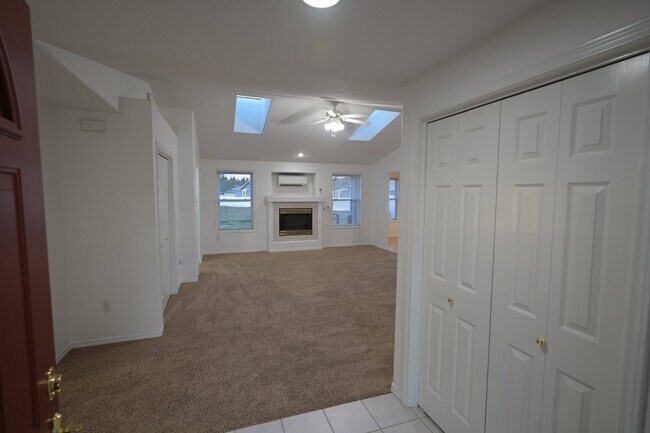 Foto del edificio - Charming 2 Bed, 2 Bath Condo in Sequim, WA