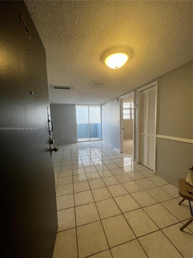 Foto del edificio - 5050 NW 7th St