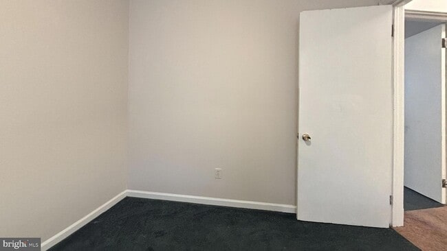 Photo - 644 Littlecroft Rd House