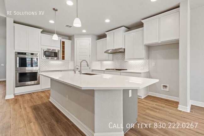 Foto del edificio - 29003 Throssel Ln