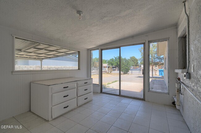 Building Photo - 10368 Potencia Dr