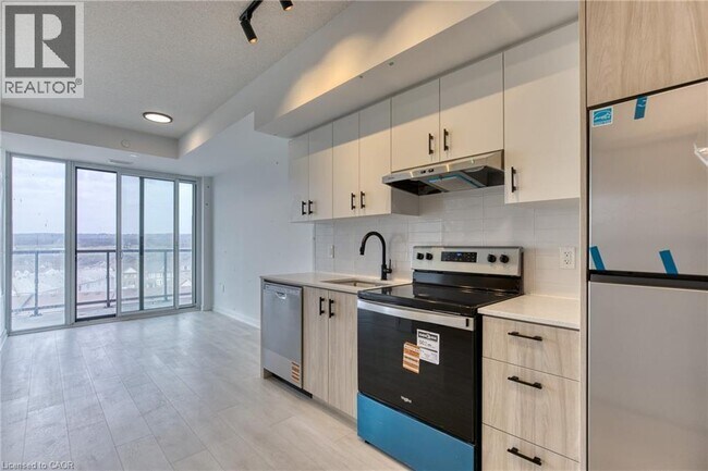 Photo du bâtiment - 4878 Powers Cmn