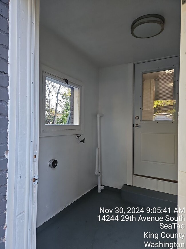 Building Photo - SeaTac Home For Rent - Beautiful Cottage S...