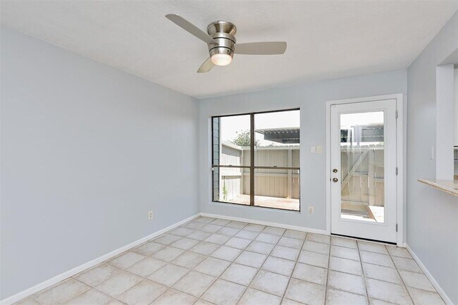 Foto del edificio - 10811 Greenwillow St