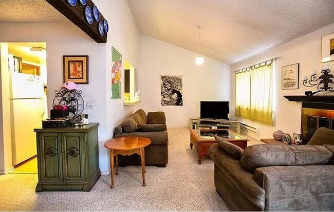 Foto del edificio - 4 Bed 2.5 Bath Boulder Townhome - Available August 10th
