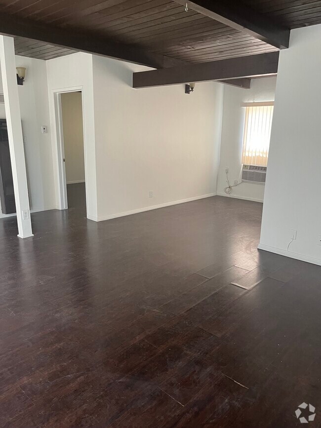 Building Photo - 12940 Burbank Blvd