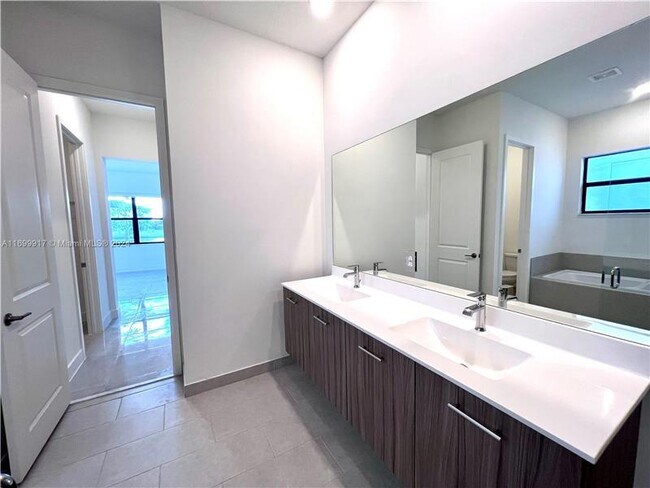 Foto del edificio - 17406 SW 41st St
