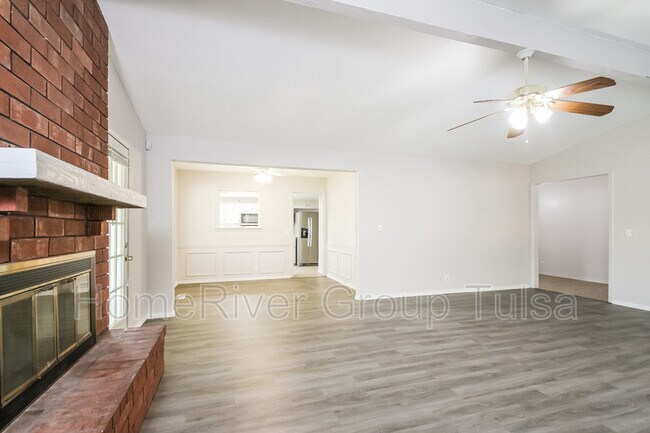 Building Photo - 2613 W Houston Pl