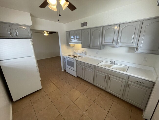 Foto del edificio - 1520 W 5th St