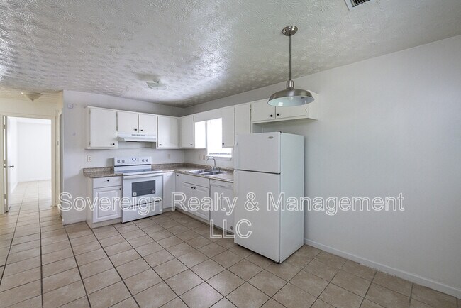 Building Photo - 8367 Warren Dr