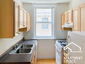 Building Photo - 5208 N Damen Ave