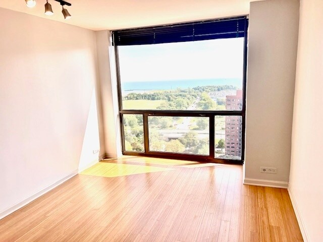 Foto del edificio - 4343 N Clarendon Ave