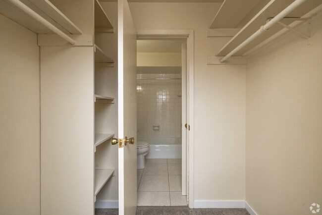 Foto del interior - Oakland Manor Apartments