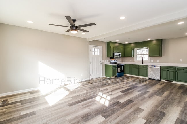 Building Photo - 5561 Remington Point Dr