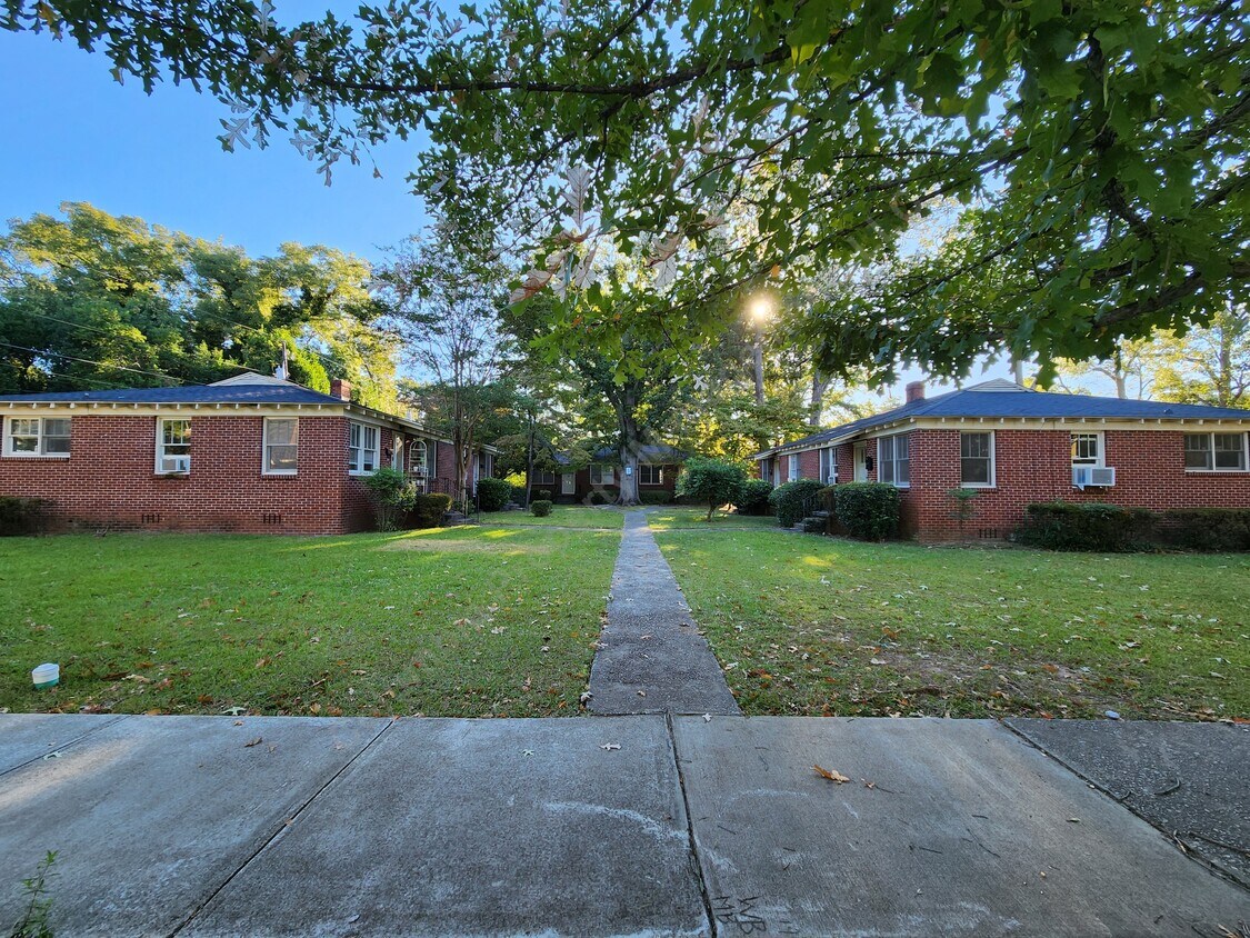 Primary Photo - 512 Maple St