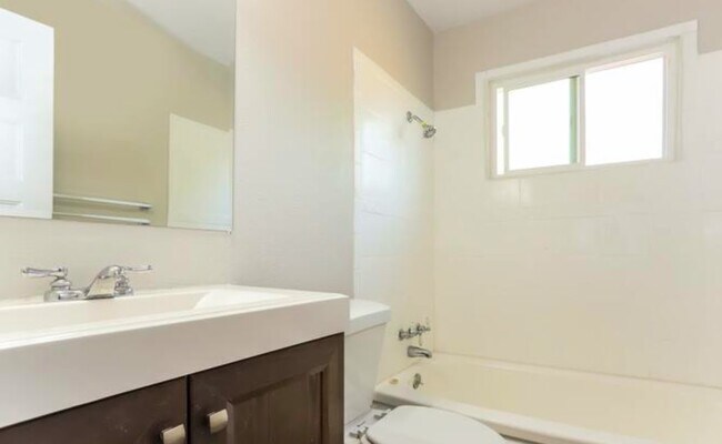 Building Photo - 10361 Monterey Cir