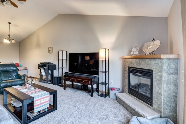 Foto del edificio - 1909 Southridge Ave