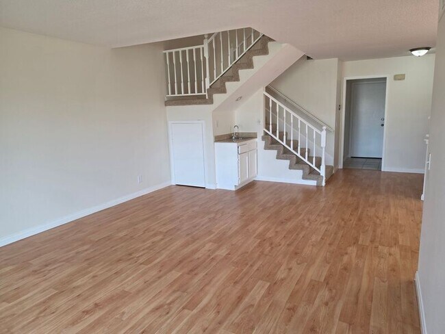 Building Photo - 27875 Avenida Armijo