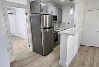 Building Photo - 6330 SW 79th St