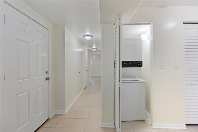 Building Photo - 54 E 50th St