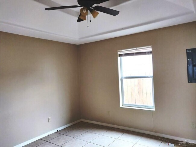 Building Photo - 2400 Gumwood Ave