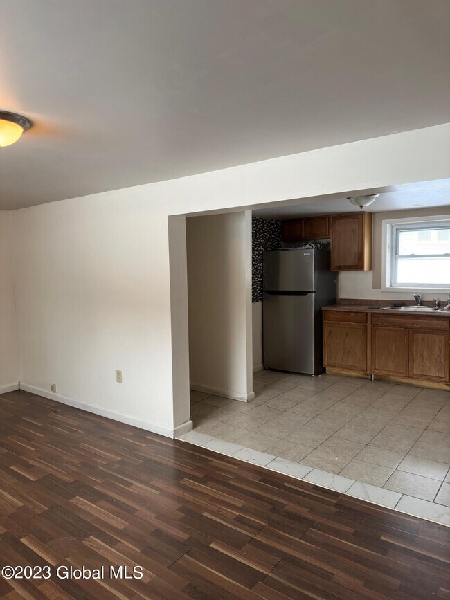 15 Peyster St Unit Basement, Albany, NY 12208 Room for Rent in Albany