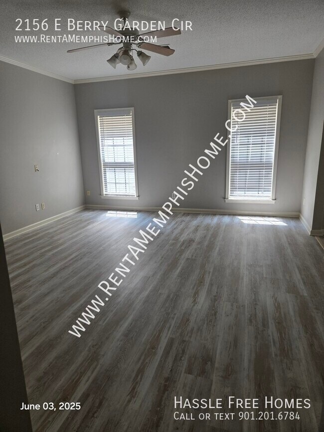Foto del edificio - 2156 Berry Garden Cir W