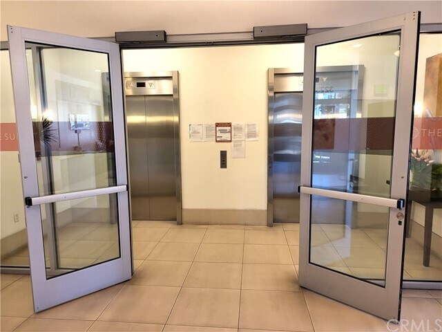 Foto del edificio - 3223 W 6th St