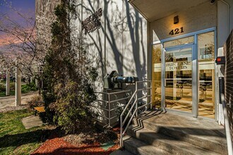 Building Photo - 421 S Howes St