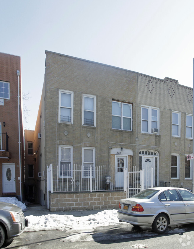 Building Photo - 1270 Fteley Ave