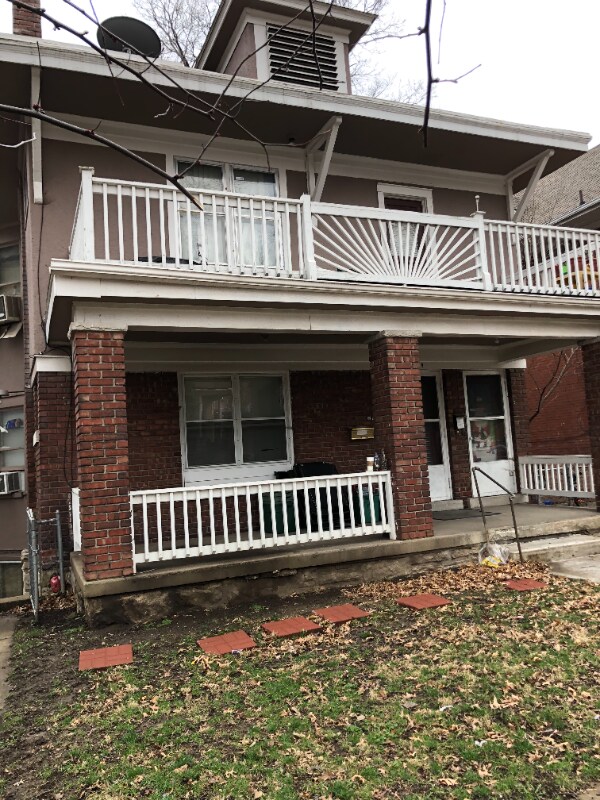 3239 Thompson Ave Unit Main, Kansas City, MO 64124 Room for Rent in