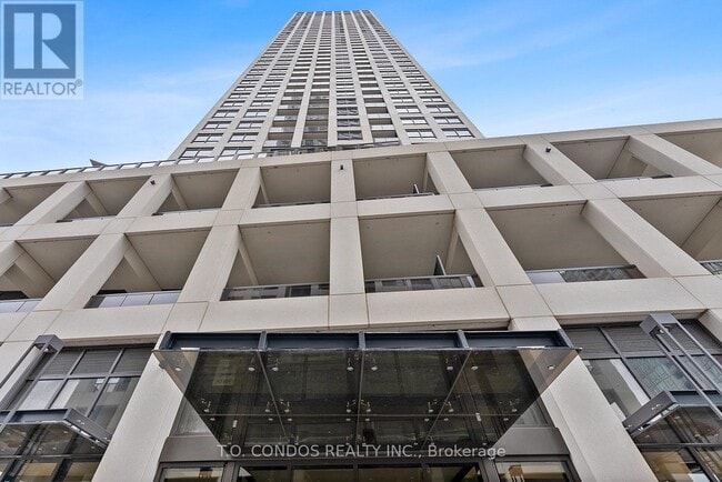 Building Photo - 30-530 Elm Dr W