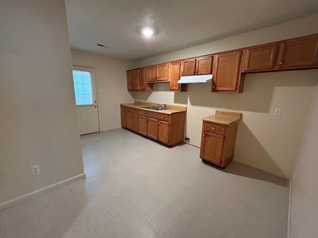 Foto del edificio - 818 N McLemore Ave