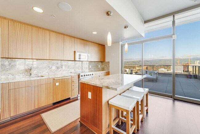 Foto del edificio - Gorgeous 3 Bedroom Condo with Huge Outdoor Space at Axis