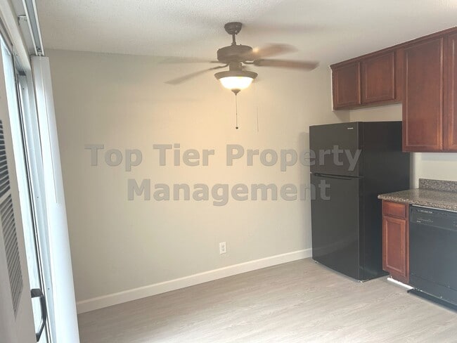 Foto del edificio - **Spring Valley 2 bed / 1.5 bath Condo - C...